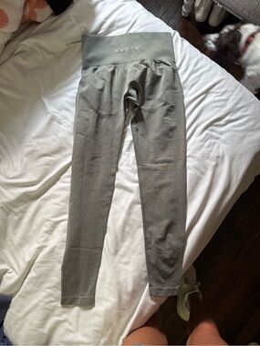 NVGTN Olive Green High-Waist Leggings